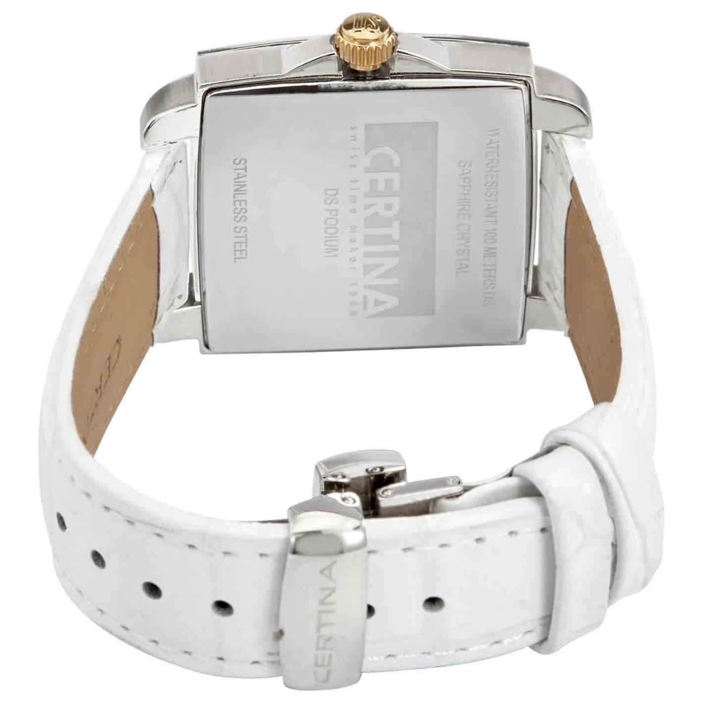 Vista trasera del Certina DS Podium Lady Square C001.310.26.037.00 con tapa de acero grabada, corona dorada y correa blanca de piel con cierre desplegable.