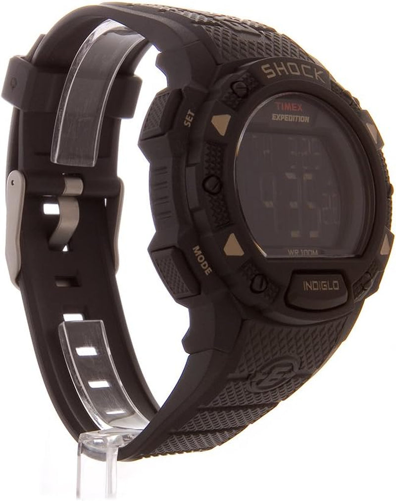 Vista lateral frontal del reloj digital Timex Expedition Shock para hombre con caja resistente y correa de resina negra.