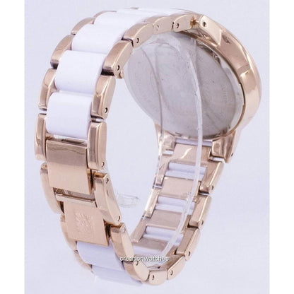Vista trasera del brazalete bicolor blanco y oro rosa del reloj Anne Klein AK/1412WTRG con cierre grabado