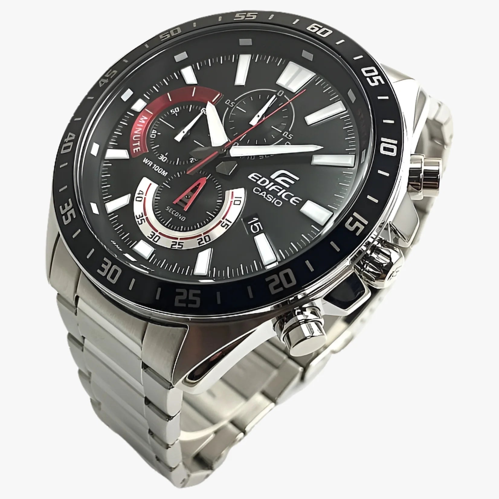 Reloj Casio Edifice acero, cronógrafo con esfera negra y detalles rojos, visto en ángulo lateral.