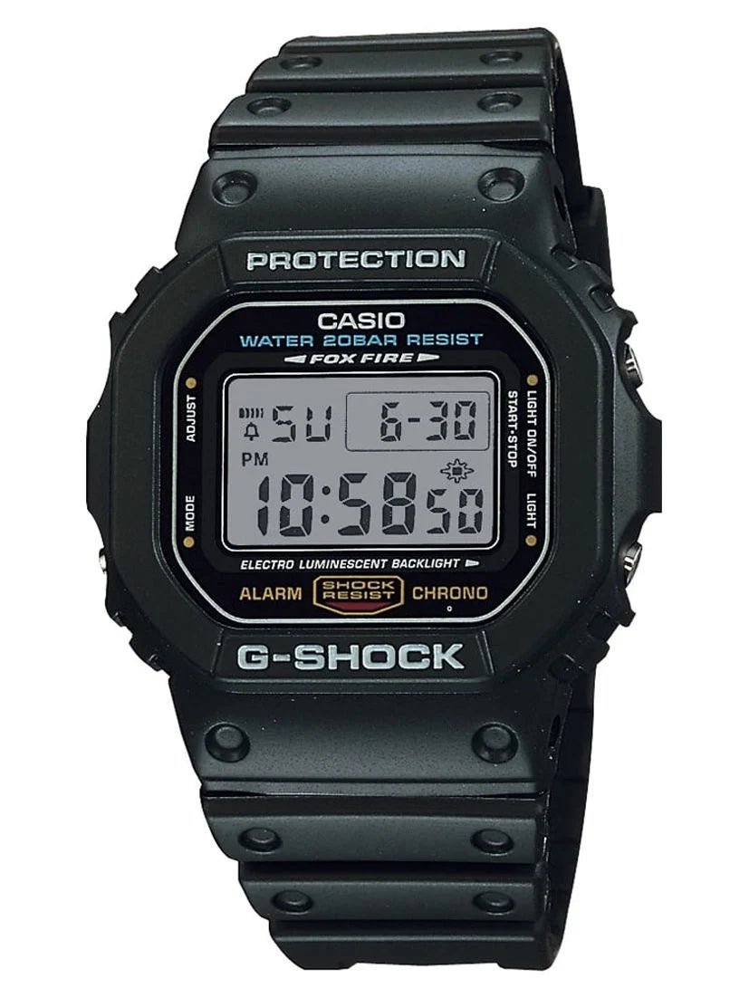 Reloj Casio G-Shock DW-5600 digital negro, resistente al agua y a impactos, visto de frente.