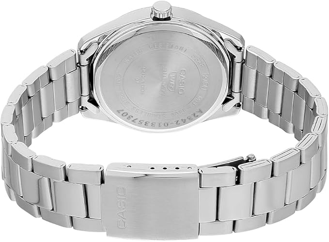 Vista trasera del reloj Casio plateado con esfera marrón y brazalete metálico, mostrando la tapa posterior y el cierre del armis