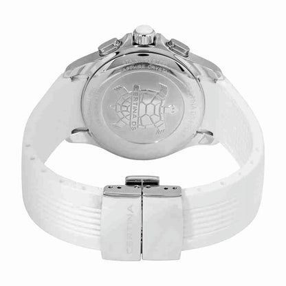 Vista trasera del Certina DS First Lady Chronograph C030.217.17.017.00 con tapa grabada con el emblema de la tortuga, caja de acero y correa blanca de caucho con cierre desplegable.