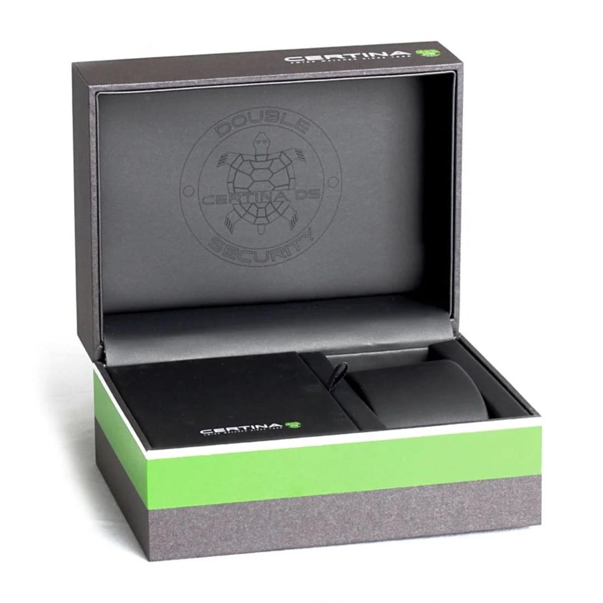 Estuche original Certina con interior negro y detalle verde, grabado Double Security con el emblema de la tortuga en la tapa.
