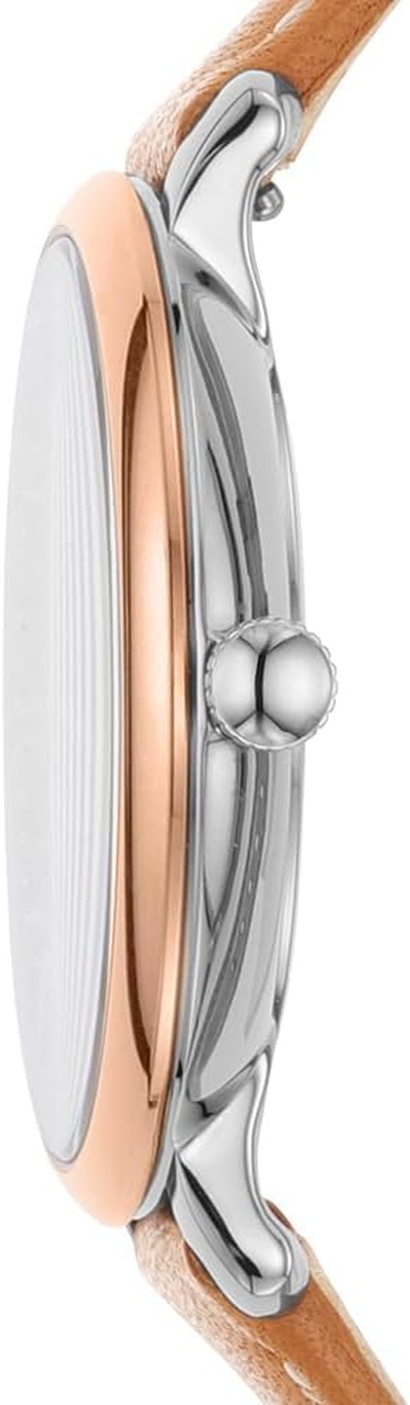 Vista lateral de reloj Fossil analógico con caja de acero inoxidable, bisel dorado y corona metálica.