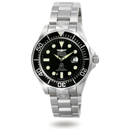Invicta Pro Diver 3044 automatic dive watch with black dial, luminous markers, unidirectional bezel and stainless steel bracelet.