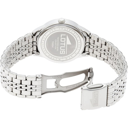 Vista trasera del reloj Lotus 15884/1 con tapa de acero grabada y brazalete metálico plateado mostrando el cierre desplegable abierto
