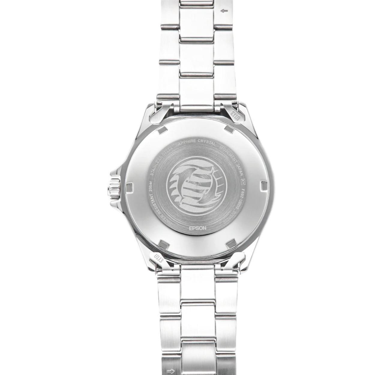Orient Mako 3 RA-AA0818L19B automatic dive watch with engraved stainless steel caseback featuring Epson logo and stainless steel bracelet detail.