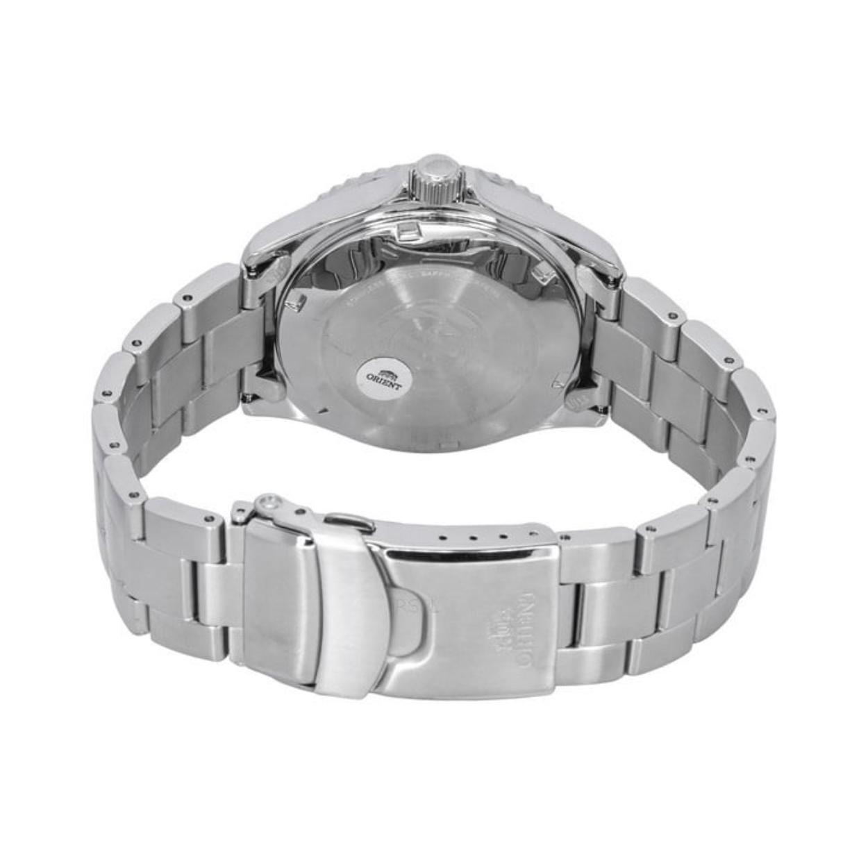 Orient Mako 3 RA-AA0818L19B automatic dive watch with stainless steel caseback, stainless steel bracelet and secure folding clasp detail.