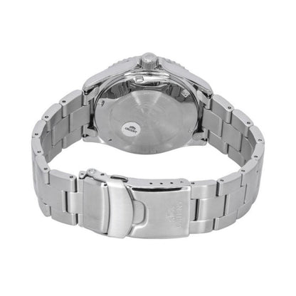 Orient Mako 3 RA-AA0818L19B automatic dive watch with stainless steel caseback, stainless steel bracelet and secure folding clasp detail.