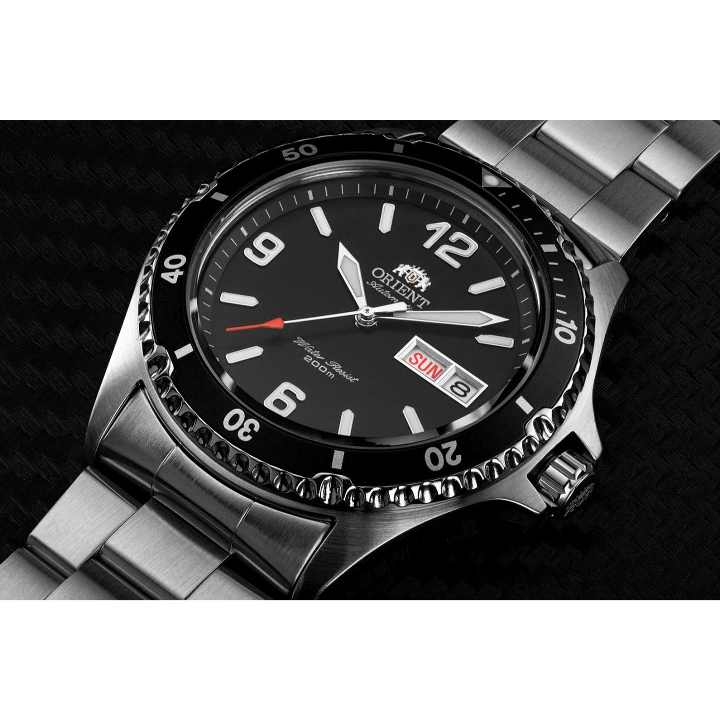Orient Mako II FAA02001B9 close-up view showing the black dial, black rotating bezel, luminous markers, and stainless steel bracelet.