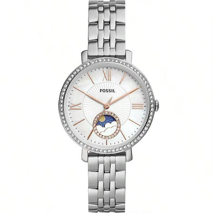 Vista frontal del reloj Fossil Jacqueline ES5164 sun moon multifunción, caja y brazalete de acero, esfera blanca, bisel de cristal y subesfera decorativa.