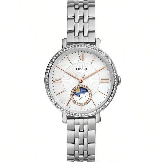 Vista frontal del reloj Fossil Jacqueline ES5164 sun moon multifunción, caja y brazalete de acero, esfera blanca, bisel de cristal y subesfera decorativa.