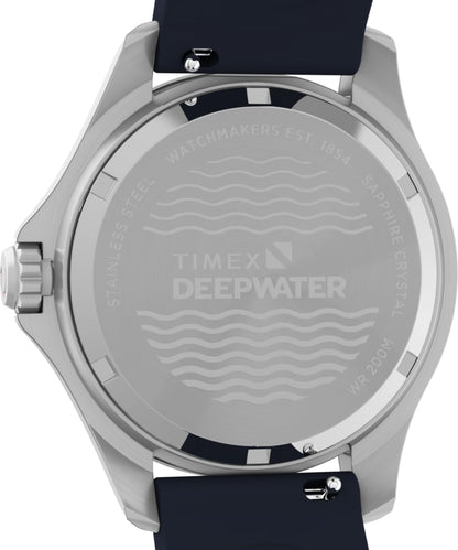Parte trasera del reloj Timex Deepwater con tapa de acero inoxidable y grabados del modelo.