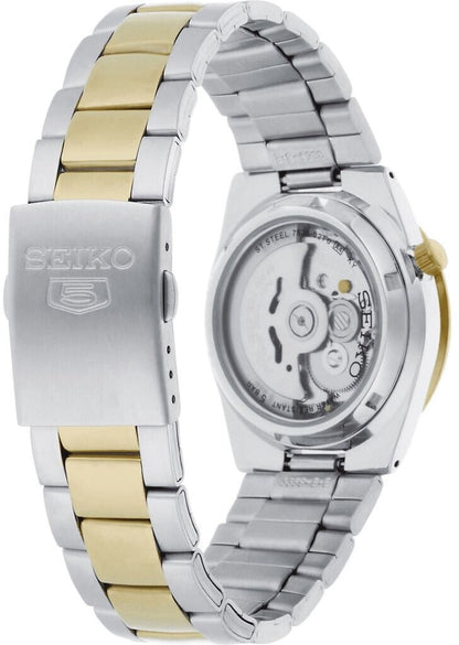 vista trasera del reloj Seiko con fondo transparente, brazalete de acero bicolor y cierre desplegable grabado