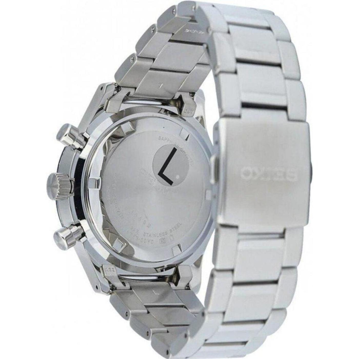 Detalle del fondo de caja roscado en acero inoxidable del Seiko SSB445P1 con grabado de especificaciones y brazalete metálico.