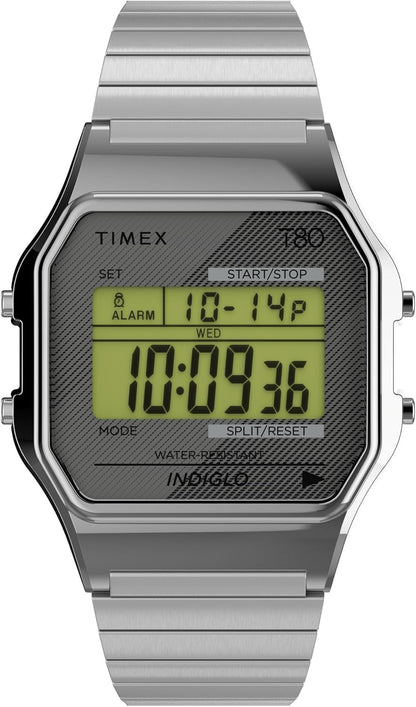 Reloj Timex digital de acero con esfera gris y pantalla LCD mostrado en vista frontal.