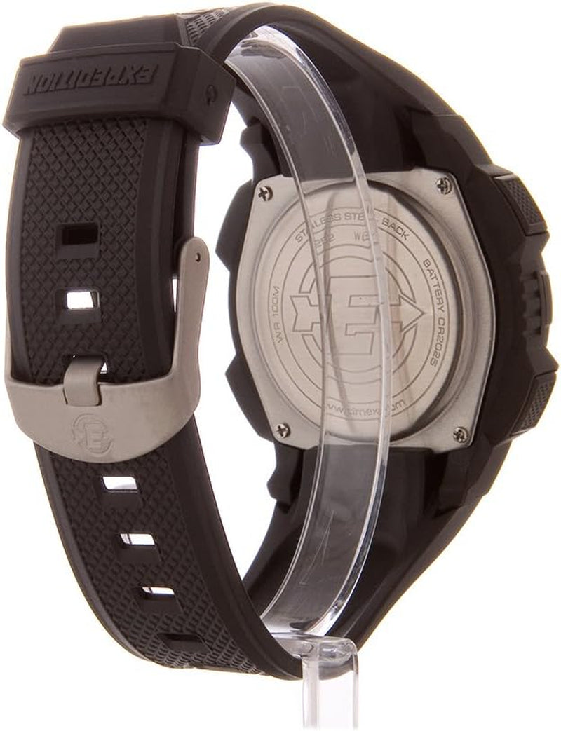 Vista trasera en ángulo del reloj digital Timex Expedition Shock para hombre con tapa de acero y correa de resina negra.