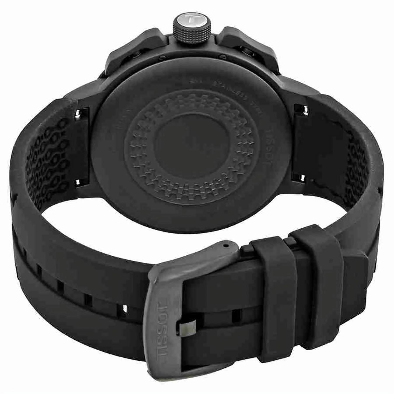 Vista trasera del Tissot T-Race Cycling T111.417.37.441.03 con correa de caucho negro, hebilla clásica de acero con logo Tissot y tapa trasera redonda decorada con motivo de rueda de bicicleta.