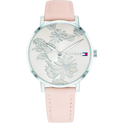 reloj Tommy Hilfiger con esfera decorada con relieve floral y correa rosa de acabado liso visto de frente